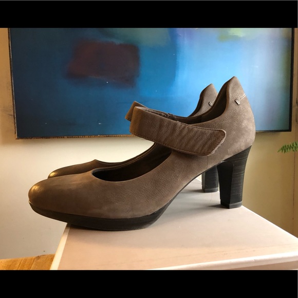 tamaris mary jane shoes